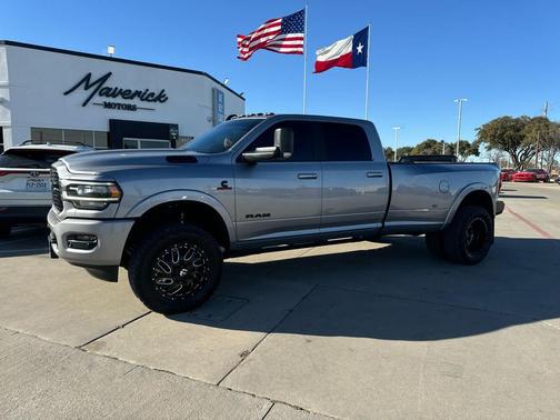 2020 RAM 3500 Laramie Crew Cab 4x4 8' Box