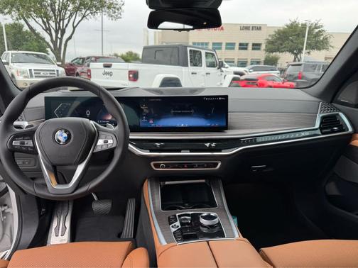 Mineral White Metallic 2024 BMW X5 xDrive40i