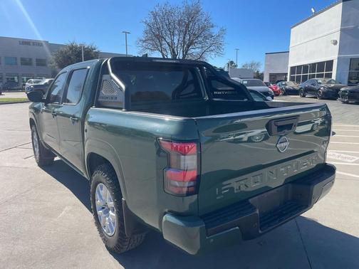 2022 Nissan Frontier SV