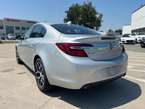 2017 Buick Regal Turbo Sport Touring
