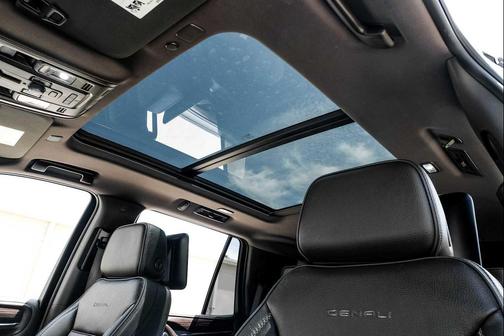 Summit White 2021 GMC Yukon Denali