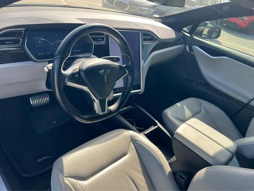 2016 Tesla Model S 70D