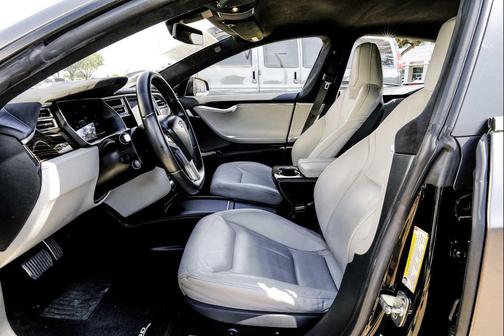 2016 Tesla Model S 70D