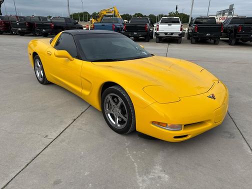 Millenium Yellow 2002 Chevrolet Corvette Base