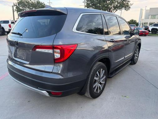 Modern Steel Metallic 2022 Honda Pilot 2WD EX-L