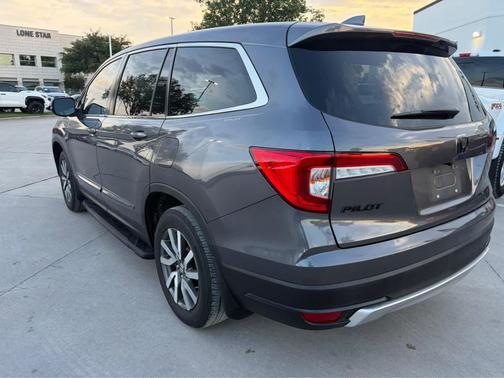 Modern Steel Metallic 2022 Honda Pilot 2WD EX-L
