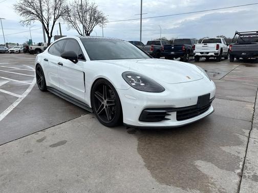2018 Porsche Panamera 4S