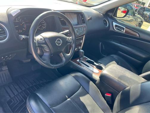 2017 Nissan Pathfinder Platinum