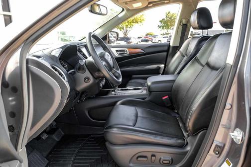 2017 Nissan Pathfinder Platinum