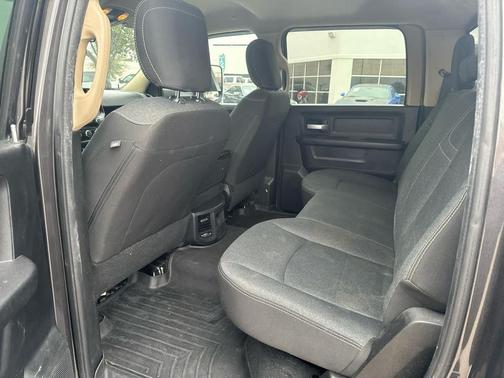 2019 RAM 3500 Tradesman Crew Cab 4x4 8' Box