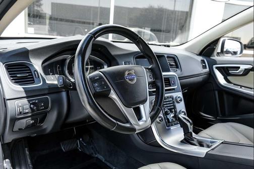 2017 Volvo V60 T5 Premier