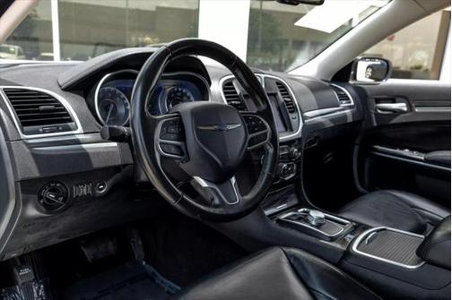 2020 Chrysler 300 Touring