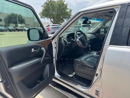 2016 INFINITI QX80 Base
