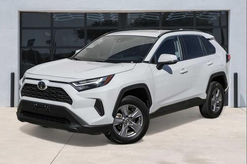 2022 Toyota RAV4 XLE