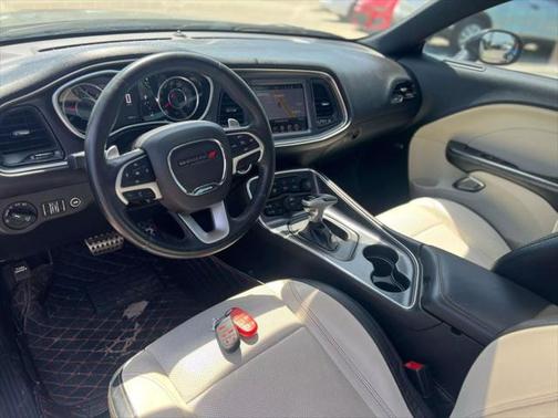 2015 Dodge Challenger SXT Plus