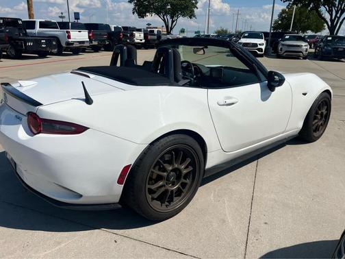 2016 Mazda MX-5 Miata Club