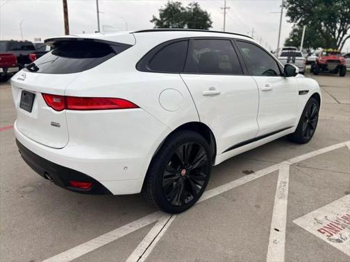 2018 Jaguar F-PACE 25t R-Sport