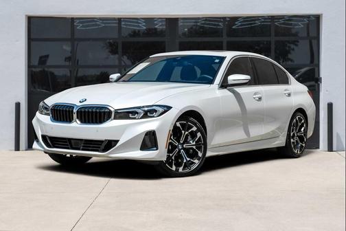 Mineral White Metallic 2025 BMW 330 xDrive