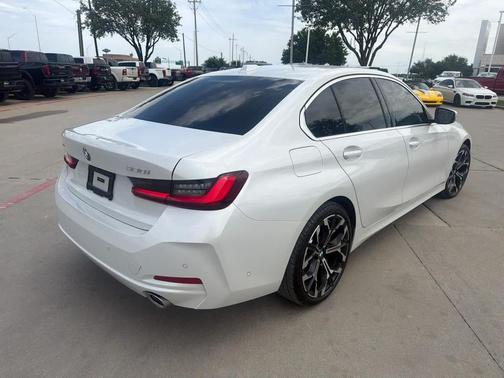 Mineral White Metallic 2025 BMW 330 xDrive