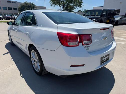 Iridescent Pearl Tricoat 2015 Chevrolet Malibu 2LT