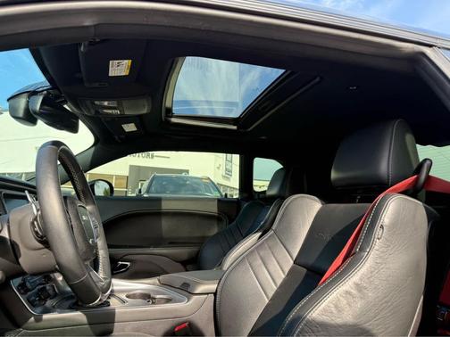 Pitch Black Clearcoat 2016 Dodge Challenger SRT Hellcat