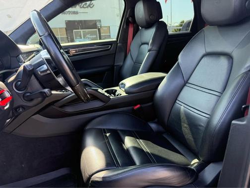 Carrara White Metallic 2021 Porsche Cayenne GTS