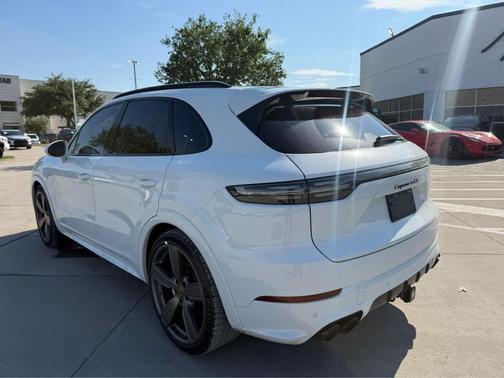 Carrara White Metallic 2021 Porsche Cayenne GTS