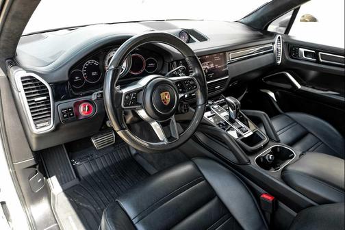 Carrara White Metallic 2021 Porsche Cayenne GTS