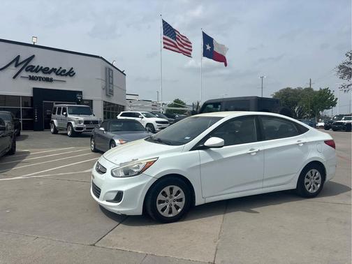 Century White 2016 Hyundai Accent SE