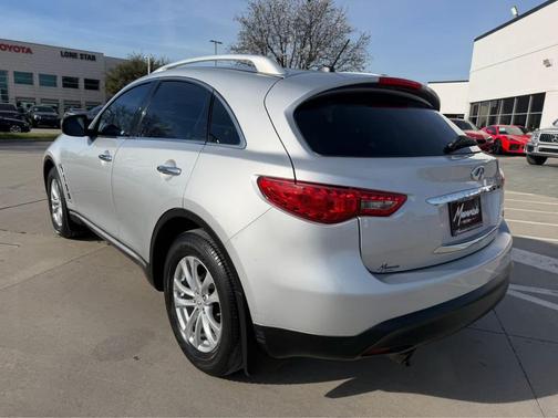 2010 INFINITI FX35 Base