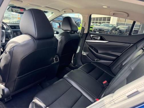 2023 Nissan Maxima SV