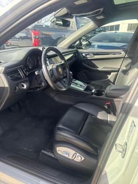 2024 Porsche Macan AWD