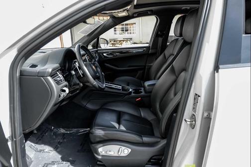 2024 Porsche Macan AWD