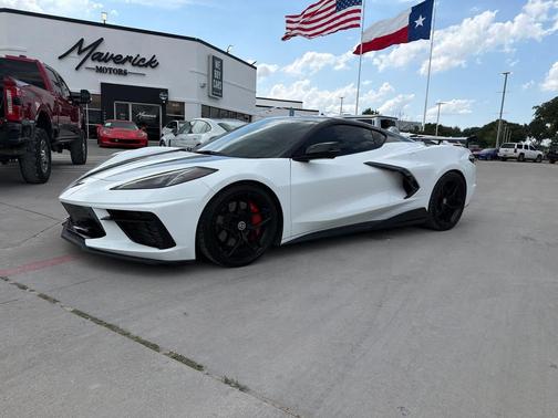 Arctic White 2020 Chevrolet Corvette Stingray w/3LT