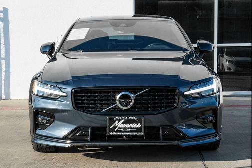 2022 Volvo S60 T5 R-Design