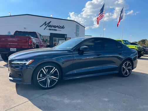 2022 Volvo S60 T5 R-Design