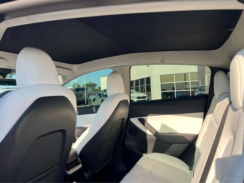 2022 Tesla Model Y Performance Dual Motor All-Wheel Drive