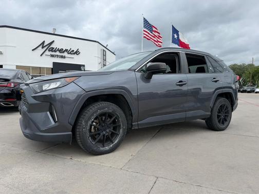 Magnetic Gray Metallic 2019 Toyota RAV4 LE