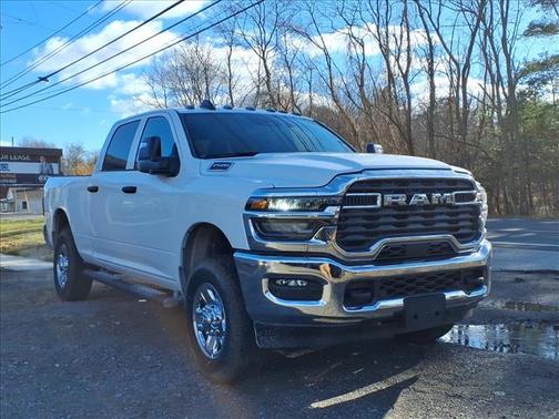 2026 RAM 2500 Tradesman Crew Cab 4x4 6'4' Box