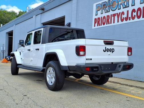 2022 Jeep Gladiator Sport S 4x4