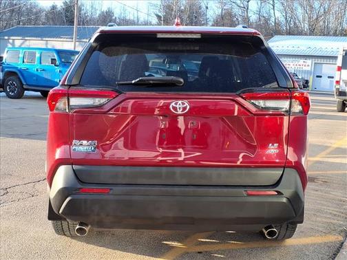 2020 Toyota RAV4 LE