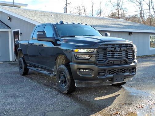 2026 RAM 2500 Tradesman Crew Cab 4x4 6'4' Box