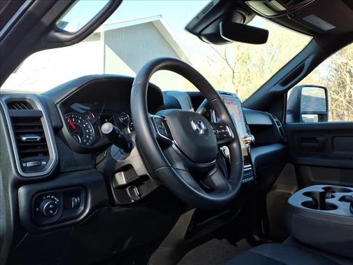 2026 RAM 2500 Tradesman Crew Cab 4x4 6'4' Box