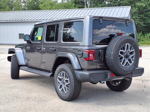 2025 Jeep Wrangler 4-Door Sahara 4x4