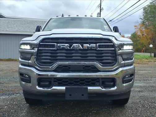 2025 RAM 2500 Tradesman Crew Cab 4x4 6'4' Box