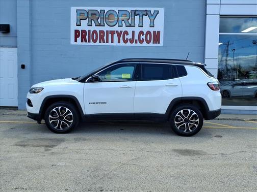 Bright White Clearcoat 2023 Jeep Compass Limited