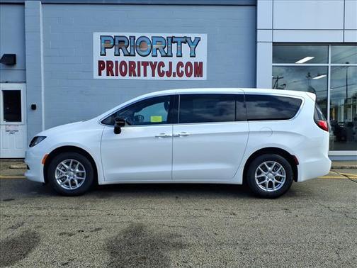 2026 Chrysler Voyager LX