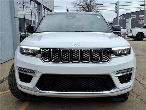 2023 Jeep Grand Cherokee Summit