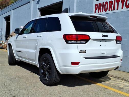 2022 Jeep Grand Cherokee Laredo