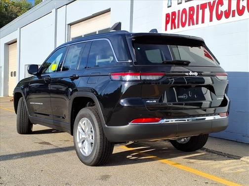 2025 Jeep Grand Cherokee Laredo